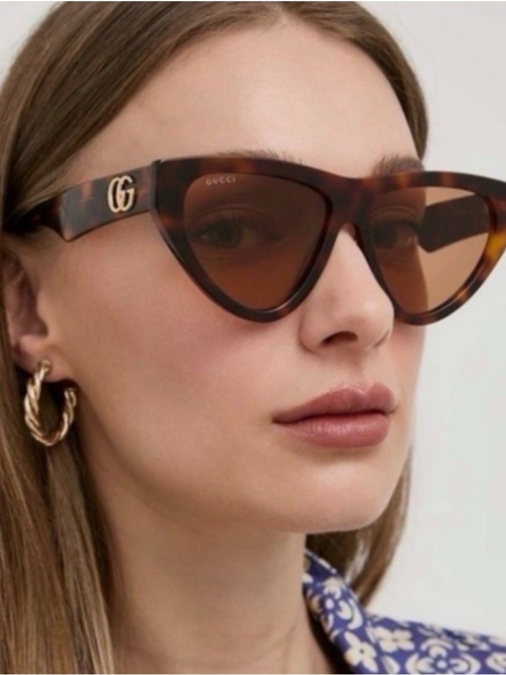 GUCCI Women’s Tortoiseshell Cat-Eye Sunglasses with Case and Cleaning Cloth